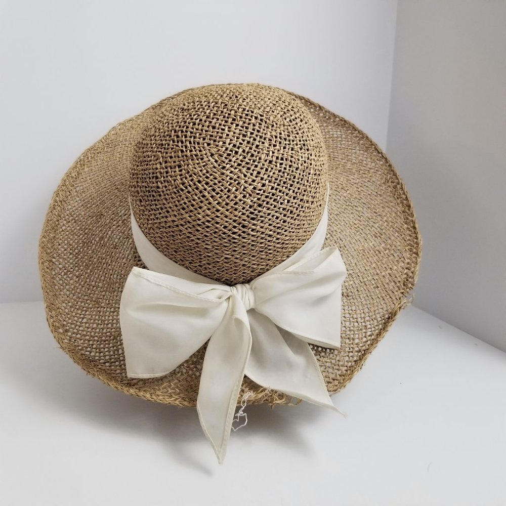 VINTAGE Women's Tan Straw Wide Brimmed Summer Hat - Picture 4 of 10